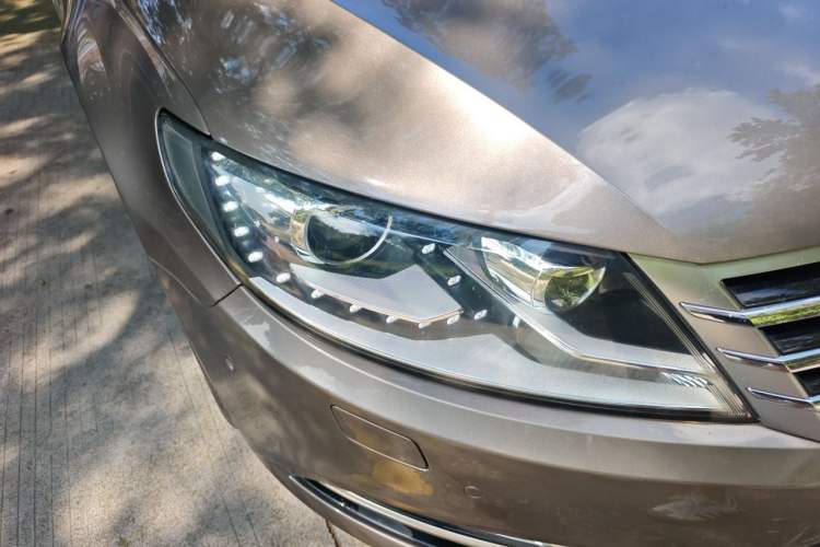 Used Volkswagen FAW-Volkswagen CC 2013 1.8TSI Luxury Model Right Front Headlight