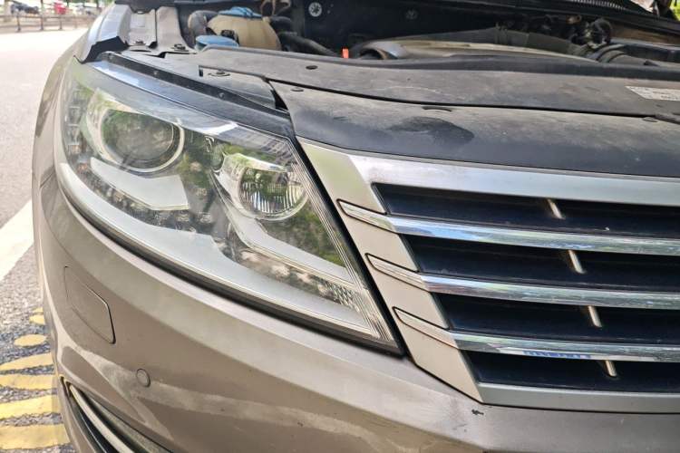Used Volkswagen FAW-Volkswagen CC 2013 2.0 TSI Ultimate Model Right Front Headlight