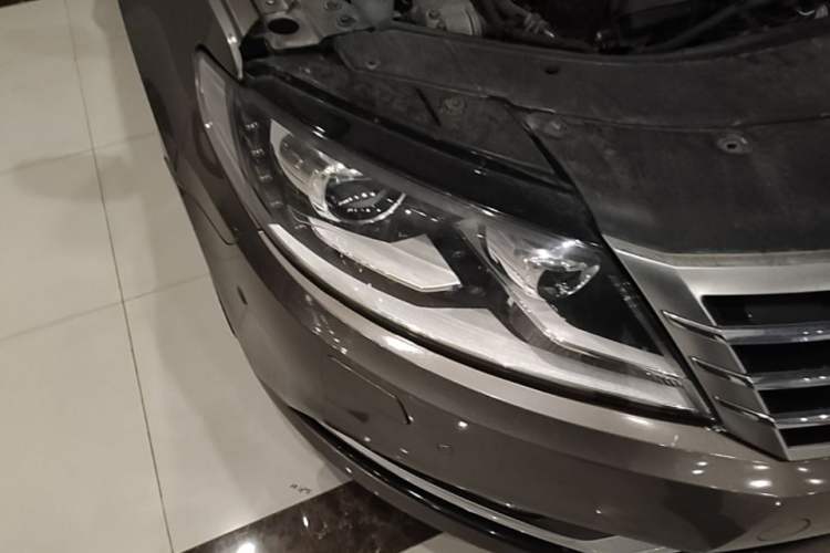 Used Volkswagen FAW-Volkswagen CC 2013 2.0 TSI Luxury Model Right Front Headlight