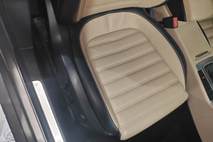 Used Volkswagen FAW-Volkswagen CC 2013 1.8TSI Prestige Model Right Front Seat