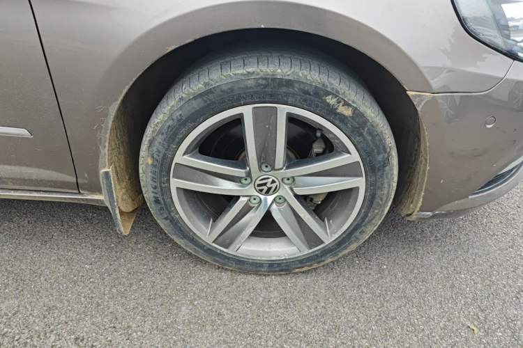 Used Volkswagen FAW-Volkswagen CC 2013 1.8TSI Luxury Model Right Front Wheel Hub