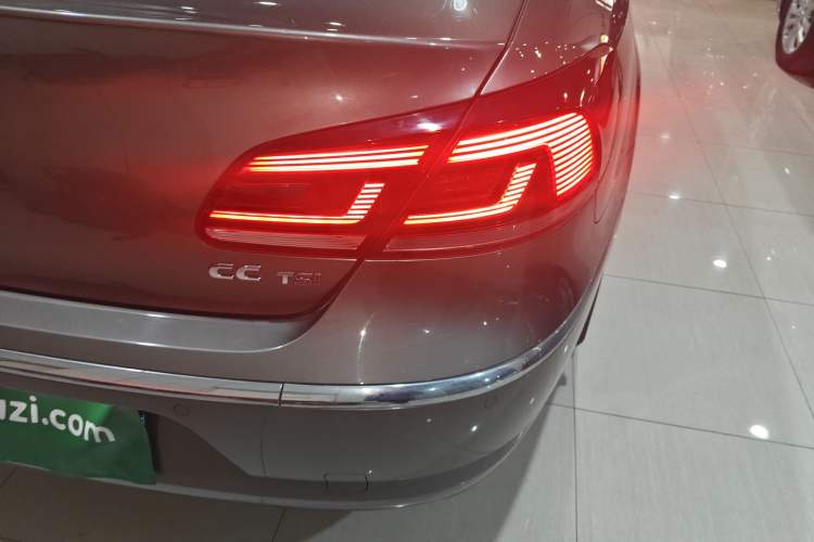 Used Volkswagen FAW-Volkswagen CC 2013 1.8TSI Prestige Model Right Rear Taillight