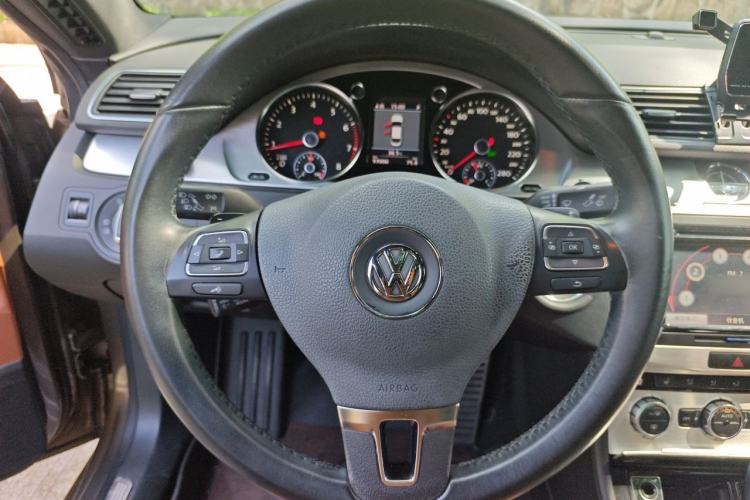 Used Volkswagen FAW-Volkswagen CC 2013 1.8TSI Luxury Model Steering Wheel