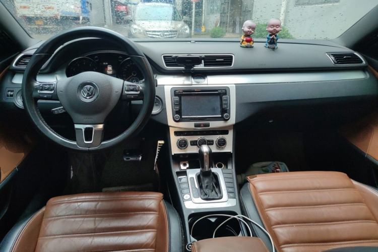 Used Volkswagen FAW-Volkswagen CC 2015 1.8TSI Luxury Model Center Console
