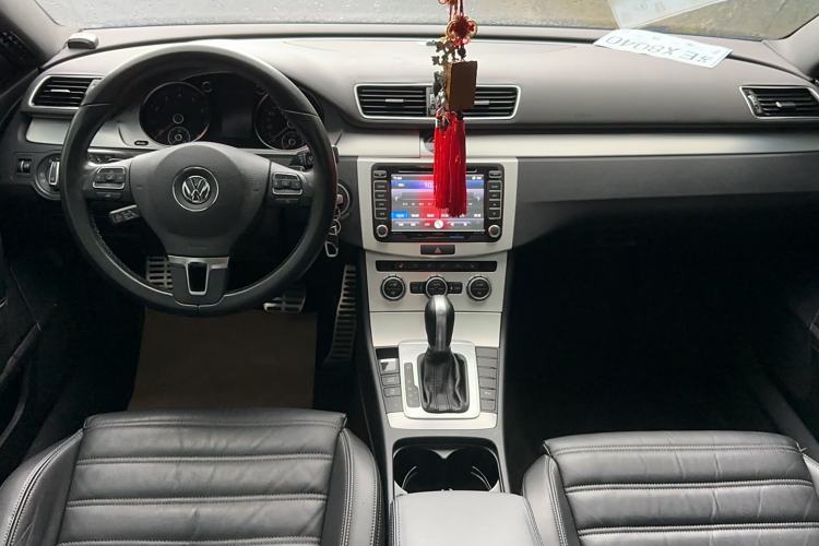 Used Volkswagen FAW-Volkswagen CC 2015 1.8TSI Prestige Model Center Console