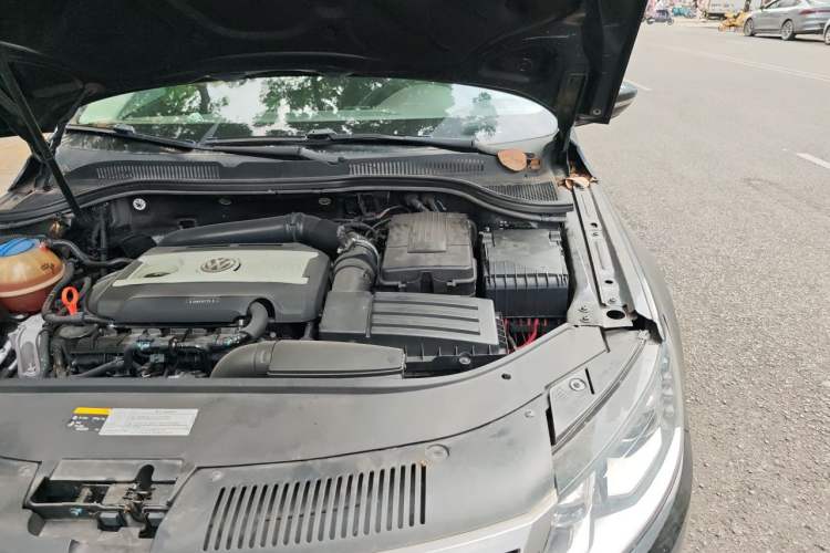 Used Volkswagen FAW-Volkswagen CC 2015 2.0 TSI Ultimate Model Engine Bay Left