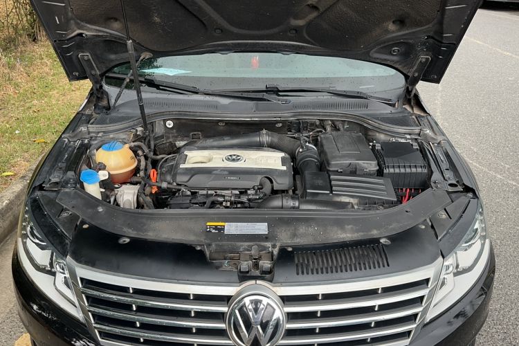Used Volkswagen FAW-Volkswagen CC 2015 1.8TSI Prestige Model Engine Bay