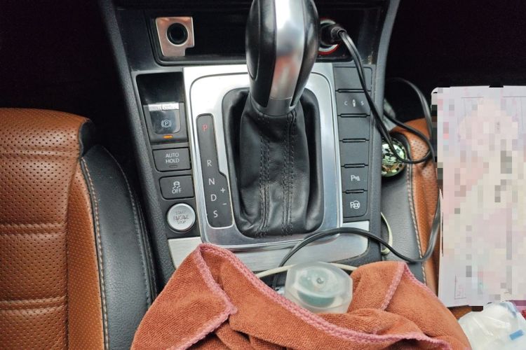 Used Volkswagen FAW-Volkswagen CC 2015 2.0 TSI Ultimate Model Gear Lever