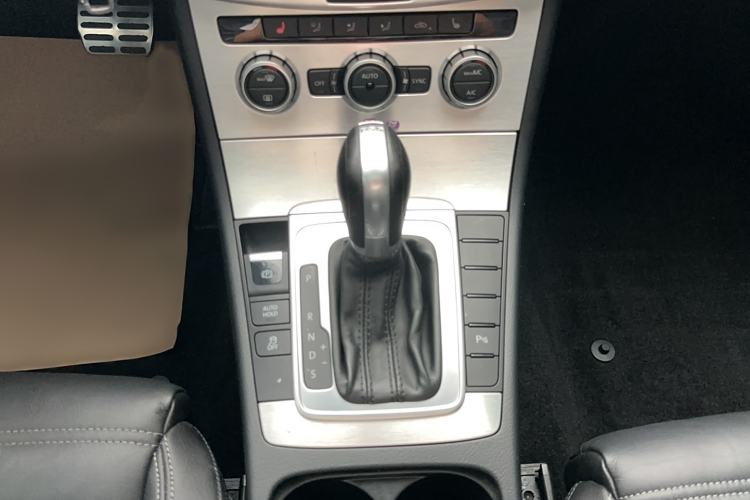 Used Volkswagen FAW-Volkswagen CC 2015 1.8TSI Prestige Model Gear Lever