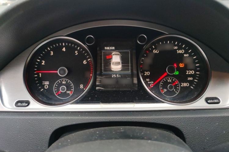 Used Volkswagen FAW-Volkswagen CC 2015 1.8TSI Luxury Model Interior 1