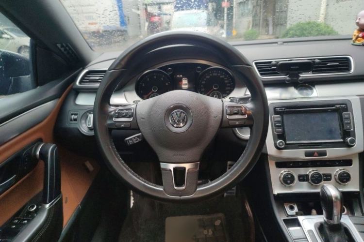 Used Volkswagen FAW-Volkswagen CC 2015 1.8TSI Luxury Model Interior 2