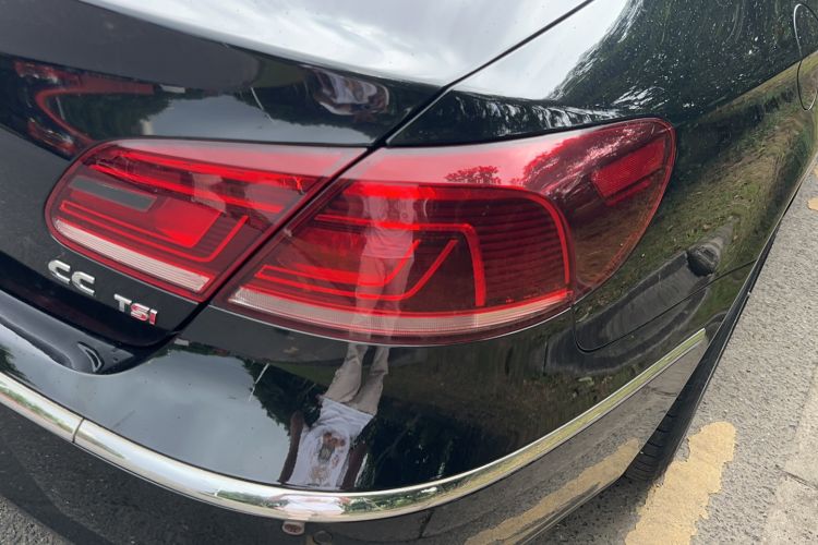 Used Volkswagen FAW-Volkswagen CC 2015 1.8TSI Prestige Model Right Rear Taillight