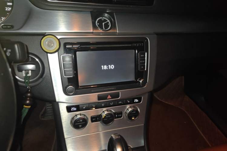 Used Volkswagen FAW-Volkswagen CC 2015 1.8TSI Luxury Model Audio And AC Panel
