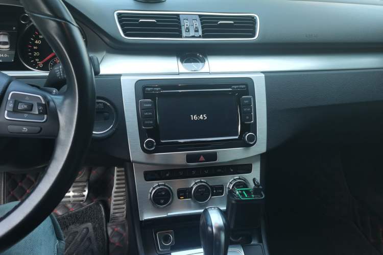 Used Volkswagen FAW-Volkswagen CC 2015 1.8TSI Luxury Model Audio And AC Panel