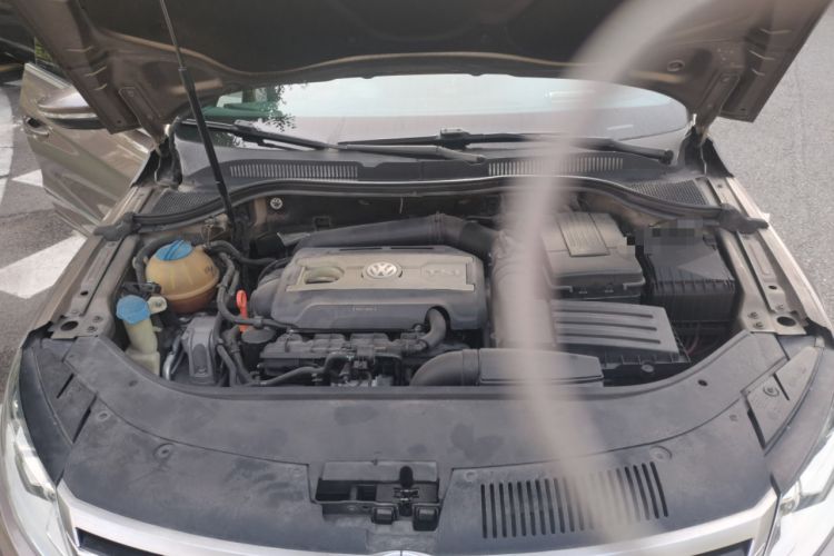 Used Volkswagen FAW-Volkswagen CC 2015 1.8TSI Luxury Model Engine Bay