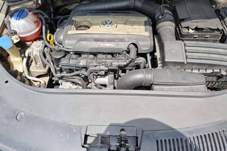 Used Volkswagen FAW-Volkswagen CC 2015 2.0 TSI Luxury Model Engine Bay