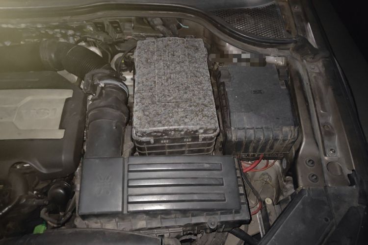 Used Volkswagen FAW-Volkswagen CC 2015 1.8TSI Luxury Model Engine Bay Left