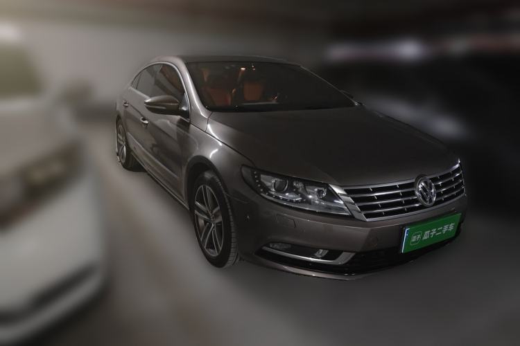 Used Volkswagen FAW-Volkswagen CC 2015 1.8TSI Luxury Model Front Right 45 Deg