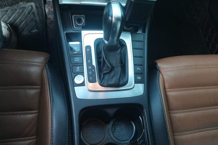 Used Volkswagen FAW-Volkswagen CC 2015 1.8TSI Luxury Model Gear Lever