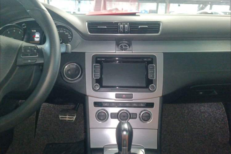 Used Volkswagen FAW-Volkswagen CC 2015 2.0 TSI Ultimate Model Interior 3