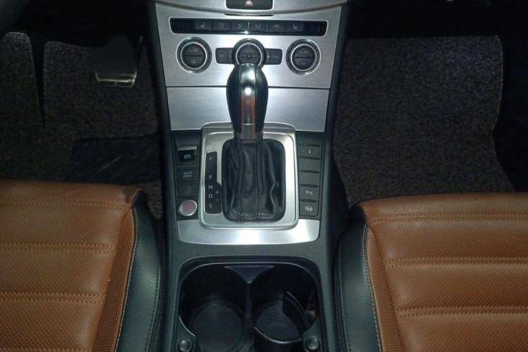 Used Volkswagen FAW-Volkswagen CC 2015 2.0 TSI Ultimate Model Interior 4