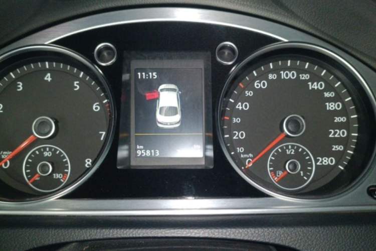 Used Volkswagen FAW-Volkswagen CC 2015 2.0 TSI Ultimate Model Odometer Close Up