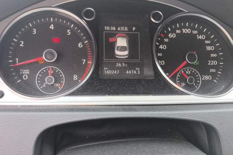 Used Volkswagen FAW-Volkswagen CC 2015 1.8TSI Luxury Model Odometer Close Up