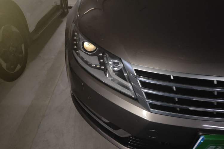 Used Volkswagen FAW-Volkswagen CC 2015 1.8TSI Luxury Model Right Front Headlight
