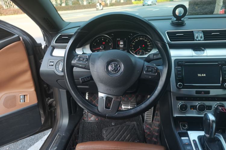 Used Volkswagen FAW-Volkswagen CC 2015 1.8TSI Luxury Model Steering Wheel