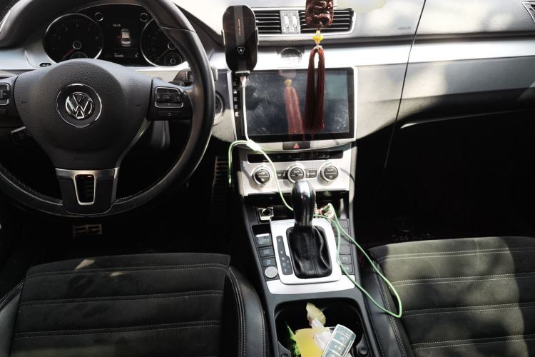 Used Volkswagen FAW-Volkswagen CC 2015 1.8TSI Luxury Model Center Console