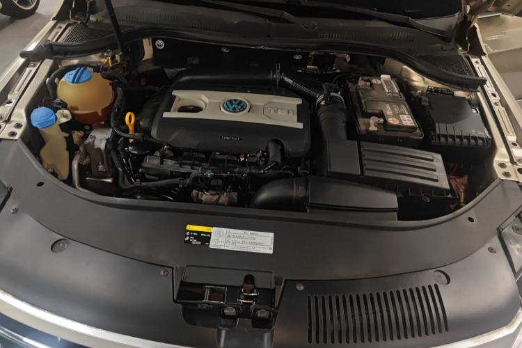 Used Volkswagen FAW-Volkswagen CC 2015 2.0 TSI Luxury Model Engine Bay