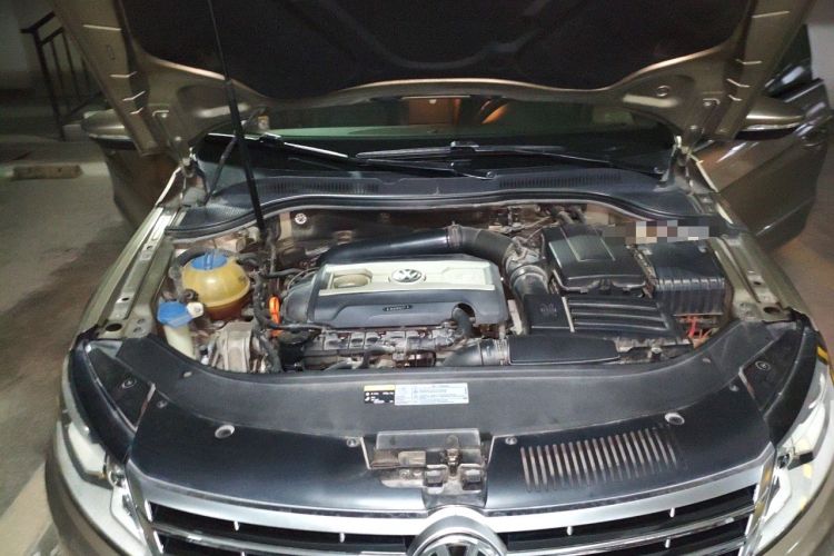 Used Volkswagen FAW-Volkswagen CC 2015 1.8TSI Luxury Model Engine Bay