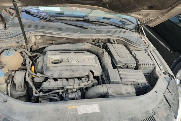 Used Volkswagen FAW-Volkswagen CC 2015 1.8TSI Luxury Model Engine Bay