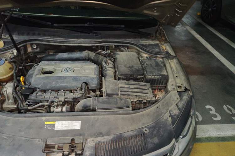 Used Volkswagen FAW-Volkswagen CC 2015 1.8TSI Luxury Model Engine Bay Left