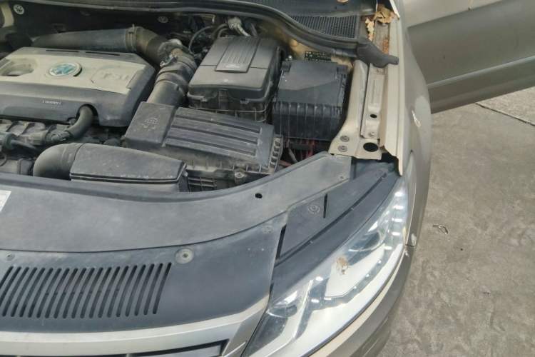 Used Volkswagen FAW-Volkswagen CC 2015 1.8TSI Luxury Model Engine Bay Left