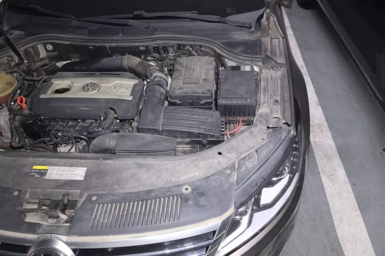 Used Volkswagen FAW-Volkswagen CC 2015 1.8TSI Luxury Model Engine Bay Left