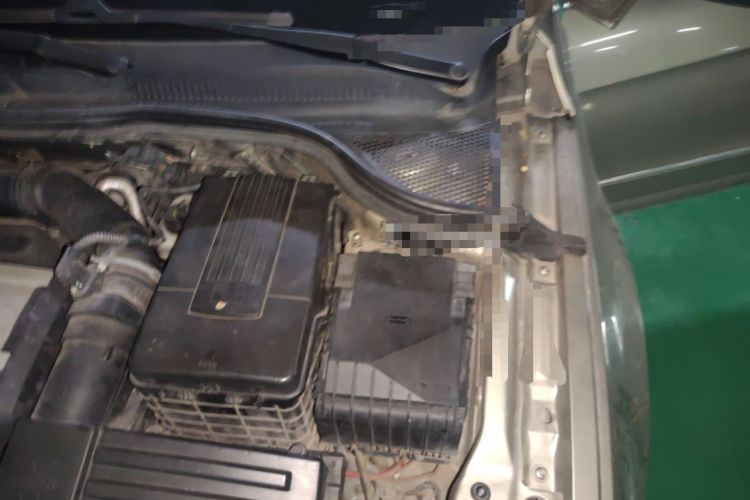 Used Volkswagen FAW-Volkswagen CC 2015 1.8TSI Luxury Model Engine Bay Left
