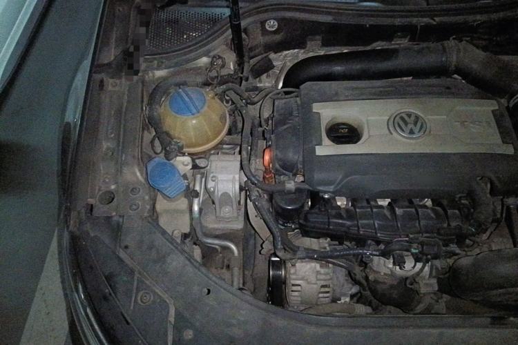 Used Volkswagen FAW-Volkswagen CC 2015 1.8TSI Luxury Model Engine Bay Right