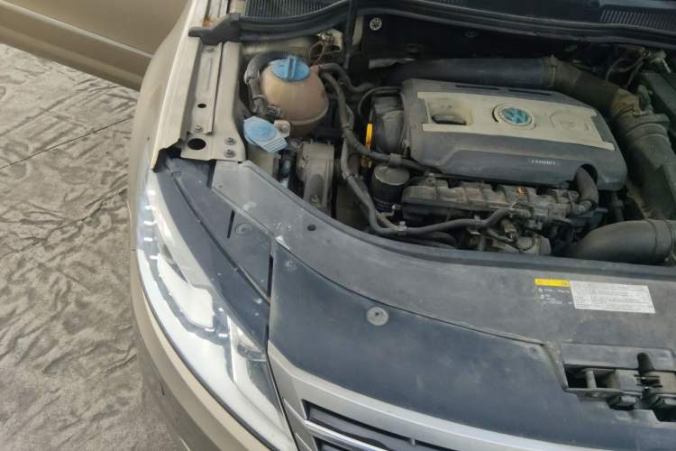 Used Volkswagen FAW-Volkswagen CC 2015 1.8TSI Luxury Model Engine Bay Right