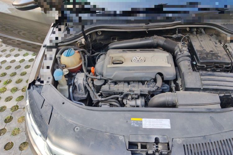 Used Volkswagen FAW-Volkswagen CC 2015 1.8TSI Luxury Model Engine Bay Right