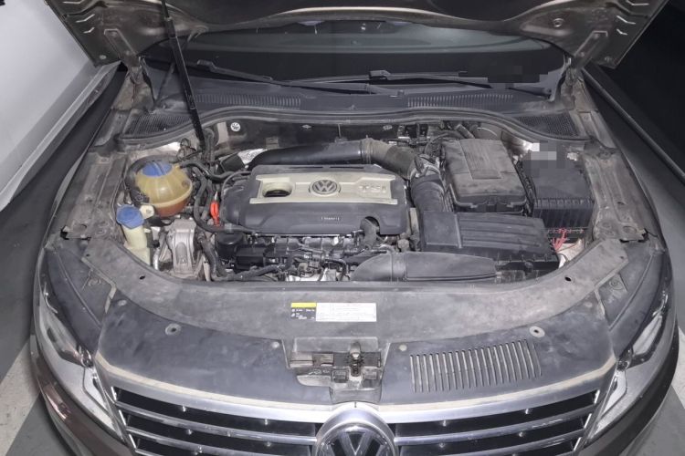 Used Volkswagen FAW-Volkswagen CC 2015 1.8TSI Luxury Model Engine Bay