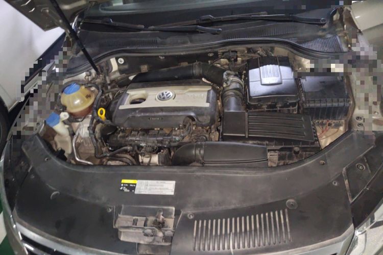 Used Volkswagen FAW-Volkswagen CC 2015 1.8TSI Luxury Model Engine Bay