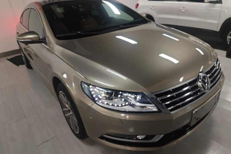 Used Volkswagen FAW-Volkswagen CC 2015 2.0 TSI Luxury Model Front Right 45 Deg