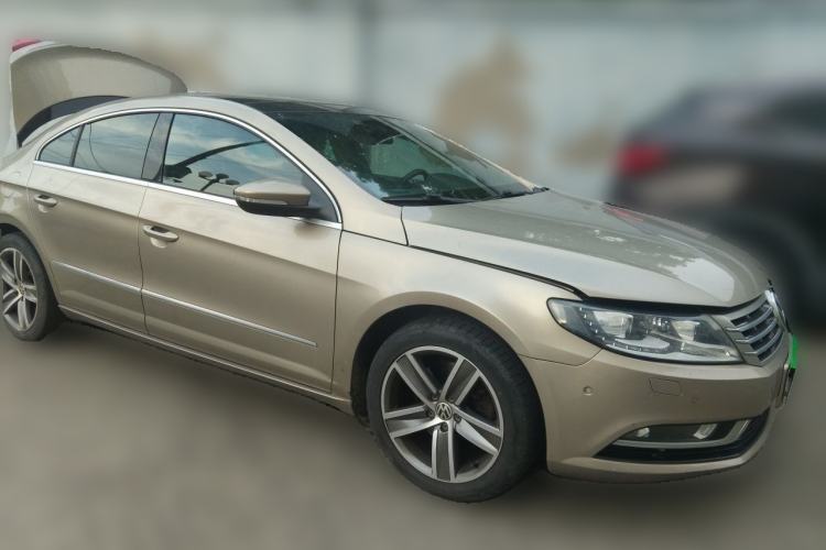 Used Volkswagen FAW-Volkswagen CC 2015 1.8TSI Luxury Model Front Right 45 Deg