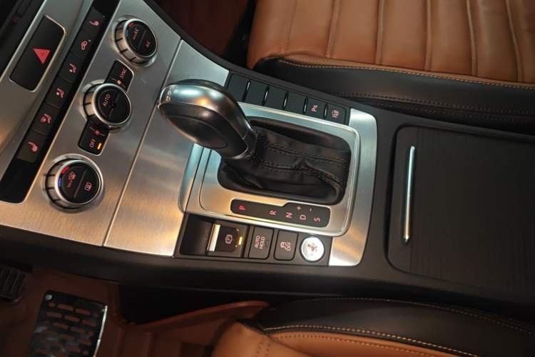 Used Volkswagen FAW-Volkswagen CC 2015 2.0 TSI Luxury Model Gear Lever