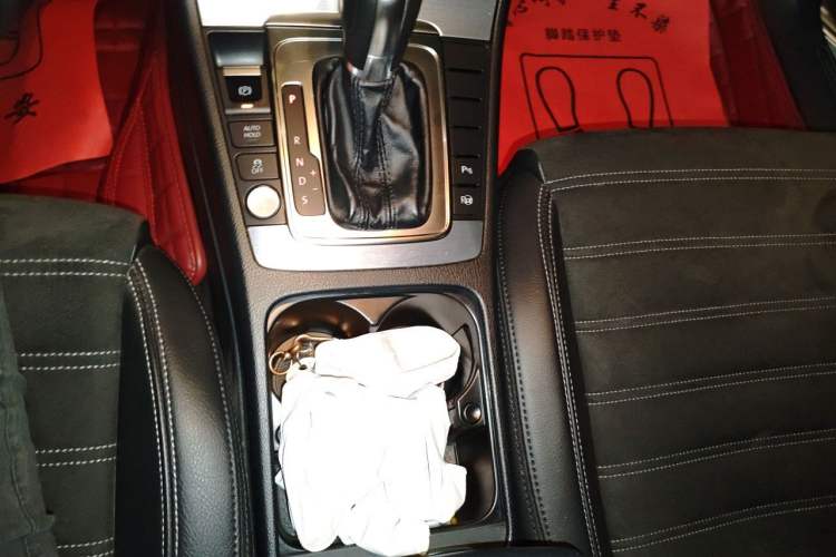 Used Volkswagen FAW-Volkswagen CC 2015 1.8TSI Luxury Model Gear Lever