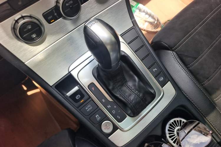 Used Volkswagen FAW-Volkswagen CC 2015 2.0 TSI Luxury Model Gear Lever
