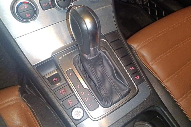 Used Volkswagen FAW-Volkswagen CC 2015 1.8TSI Luxury Model Gear Lever