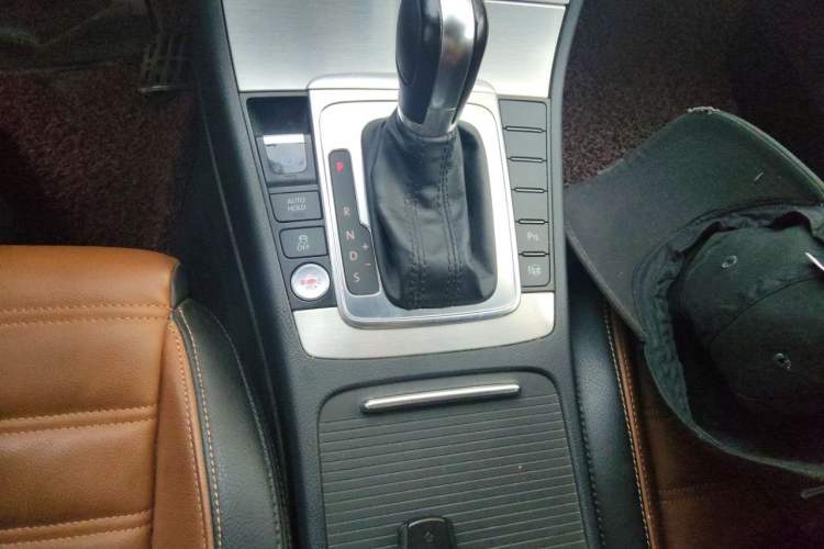Used Volkswagen FAW-Volkswagen CC 2015 1.8TSI Luxury Model Gear Lever