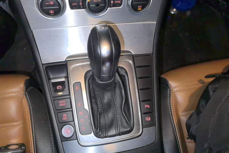 Used Volkswagen FAW-Volkswagen CC 2015 1.8TSI Luxury Model Gear Lever